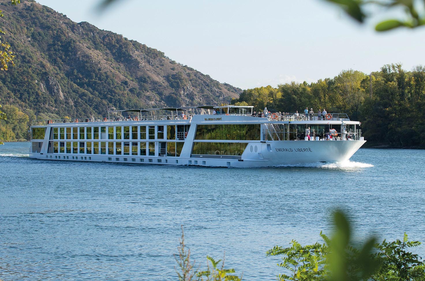 Emerald Liberté sailing the Rhône River