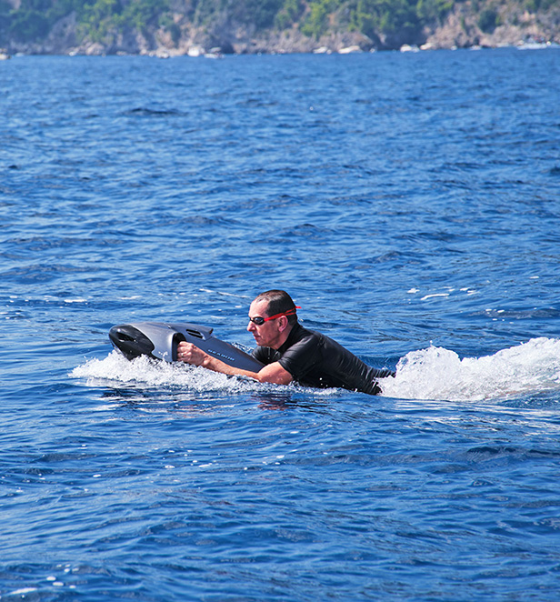 Emerald Sakara guest enjoying a Seabob ride